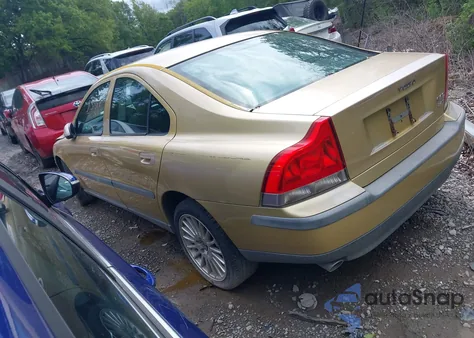 2001 Volvo S60 2.4T z USA, uszkodzony, nr VIN YV1RS58D712019070